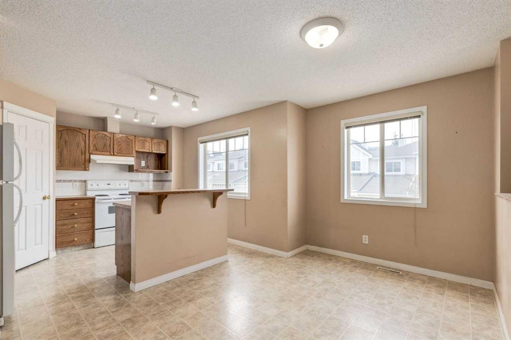 109 Hidden Creek Gardens Nw, Calgary, AB