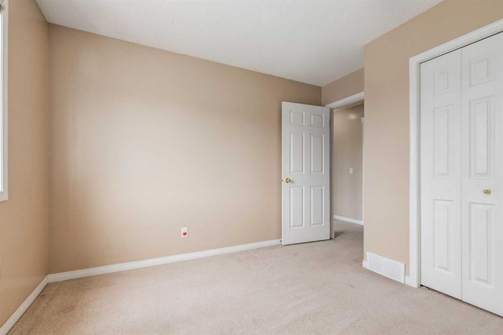 109 Hidden Creek Gardens Nw, Calgary, AB