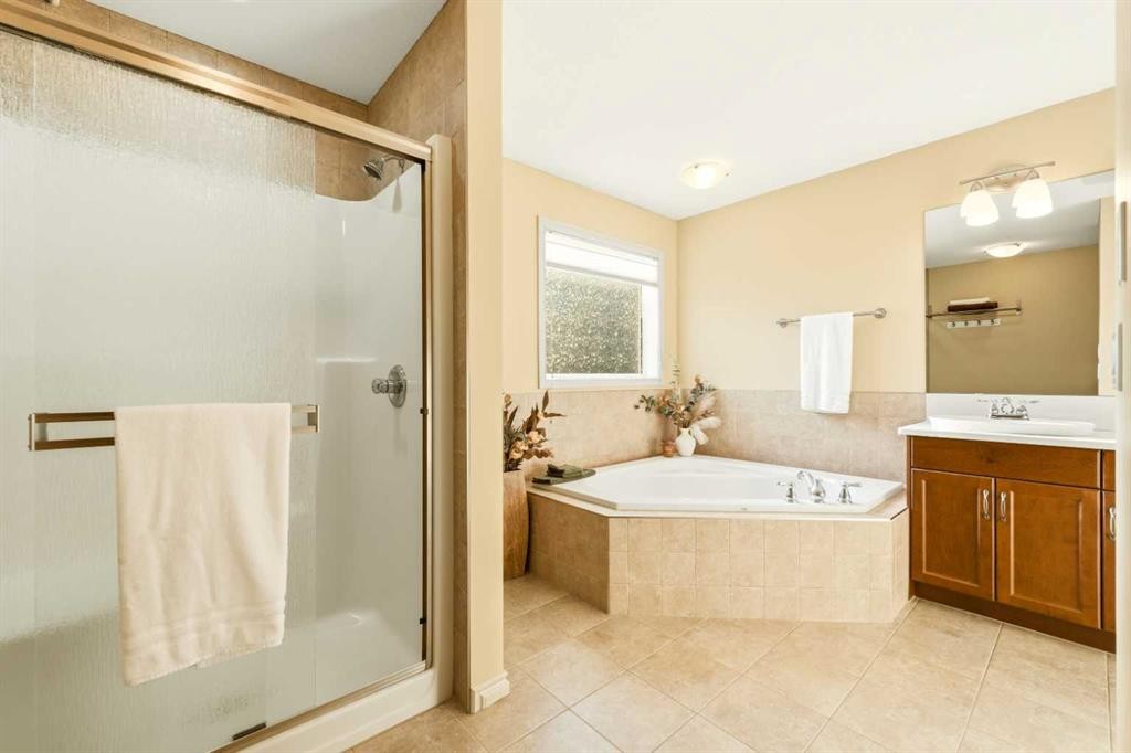 142 Auburn Glen Manor Se, Calgary, AB