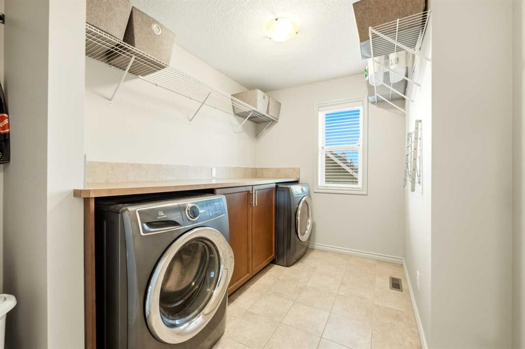 142 Auburn Glen Manor Se, Calgary, AB