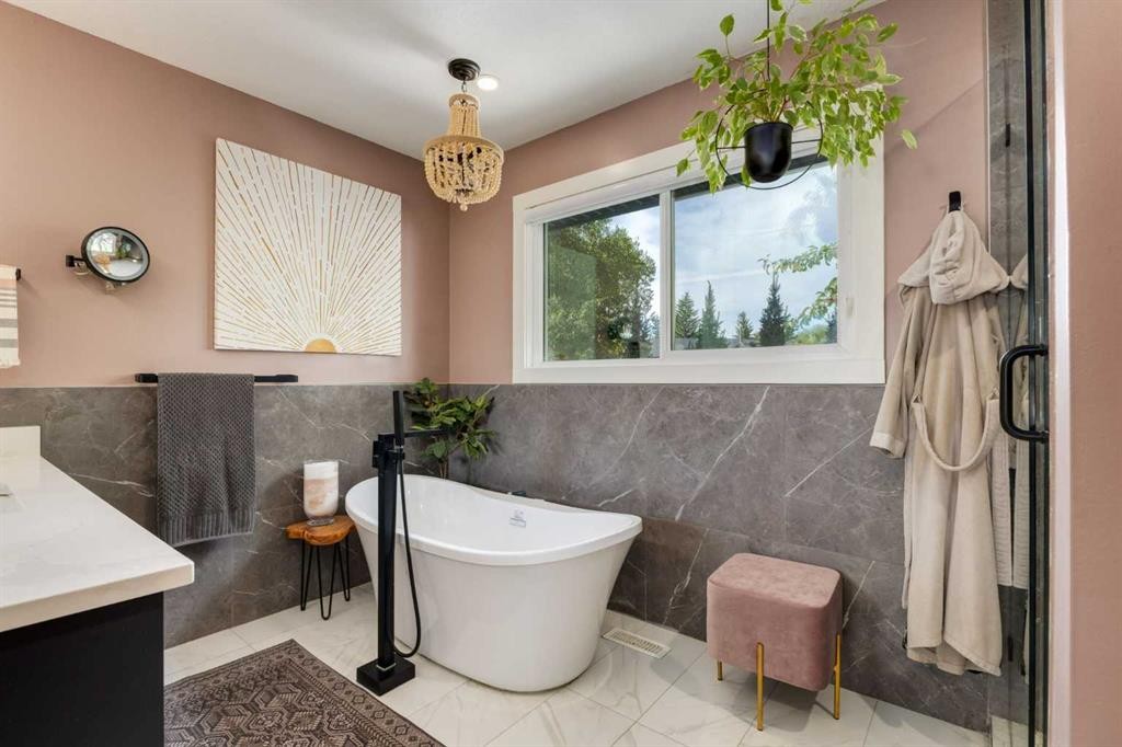232 Midglen Place Se, Calgary, AB