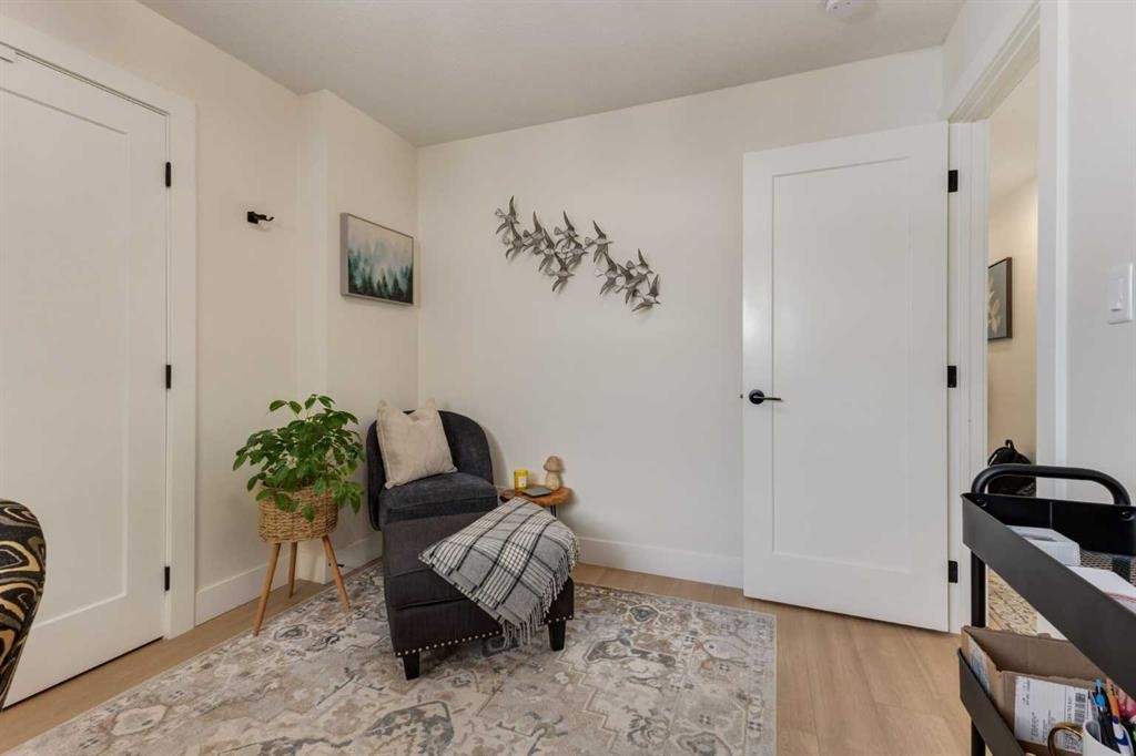 232 Midglen Place Se, Calgary, AB