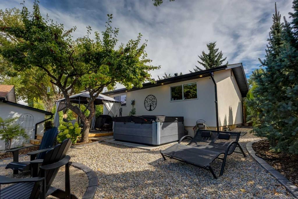 232 Midglen Place Se, Calgary, AB