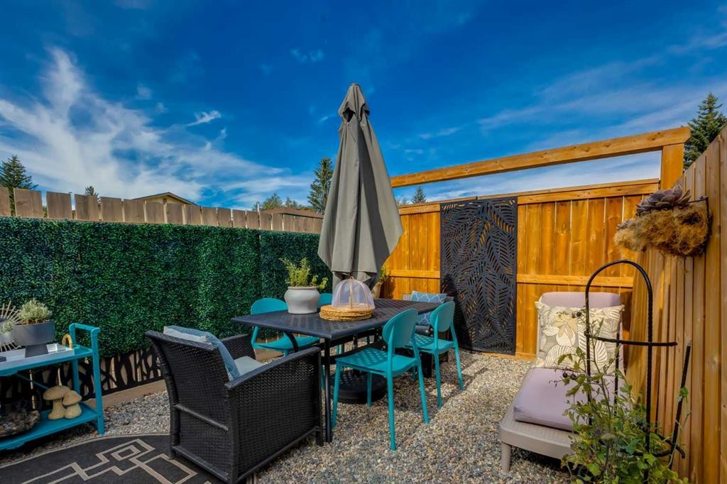 232 Midglen Place Se, Calgary, AB