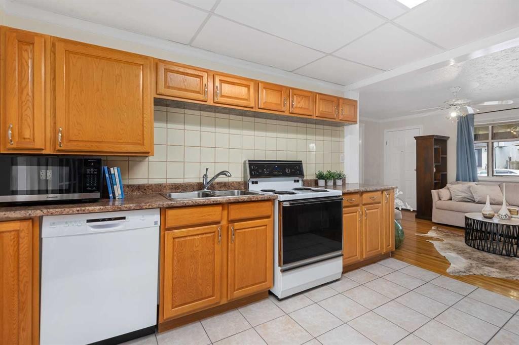 8335 47 Avenue Nw, Calgary, AB