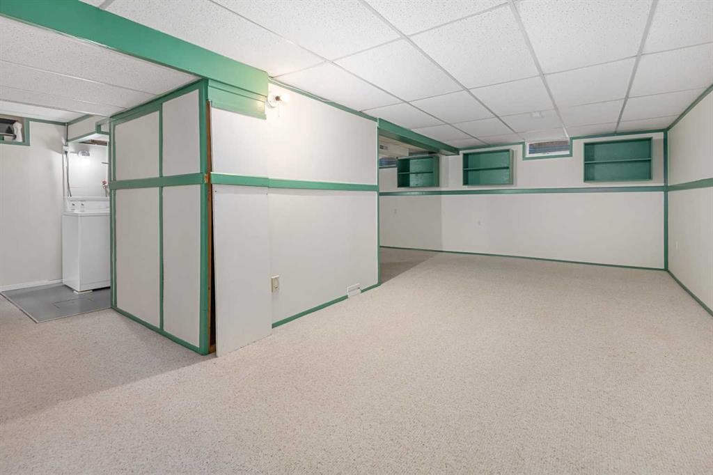 8335 47 Avenue Nw, Calgary, AB