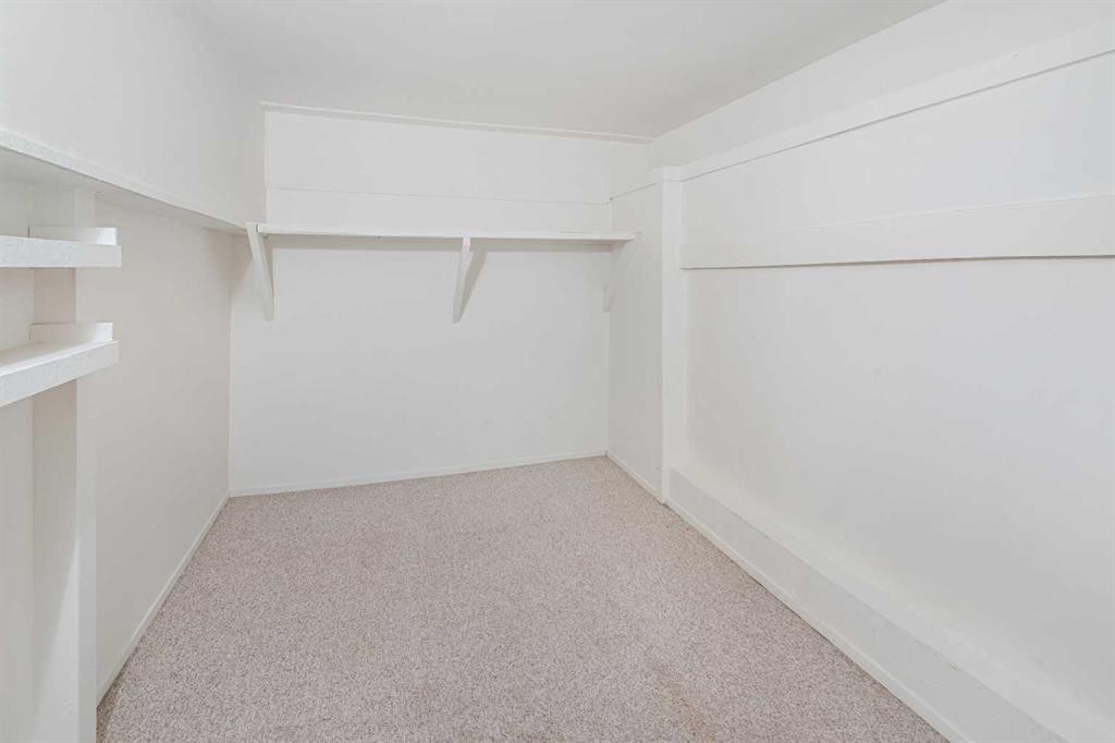 8335 47 Avenue Nw, Calgary, AB
