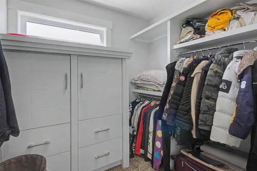 4640 15 Avenue Nw, Calgary, AB 