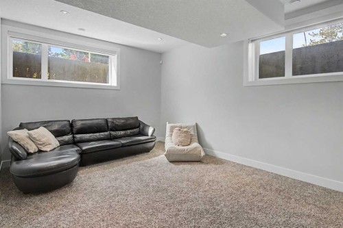 4640 15 Avenue Nw, Calgary, AB 