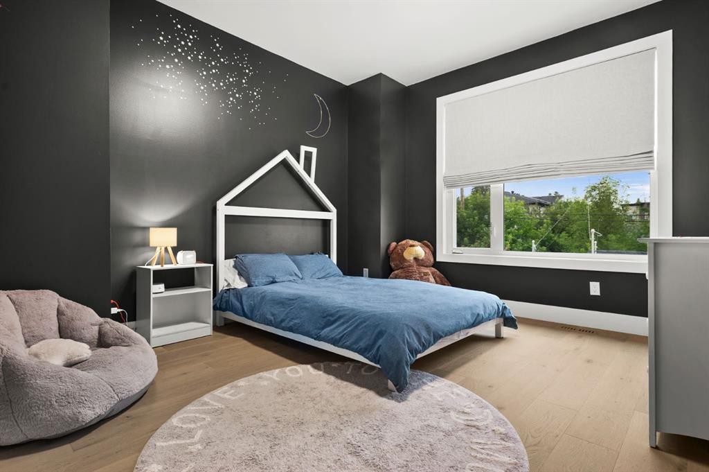 921 41 Street Sw, Calgary, AB