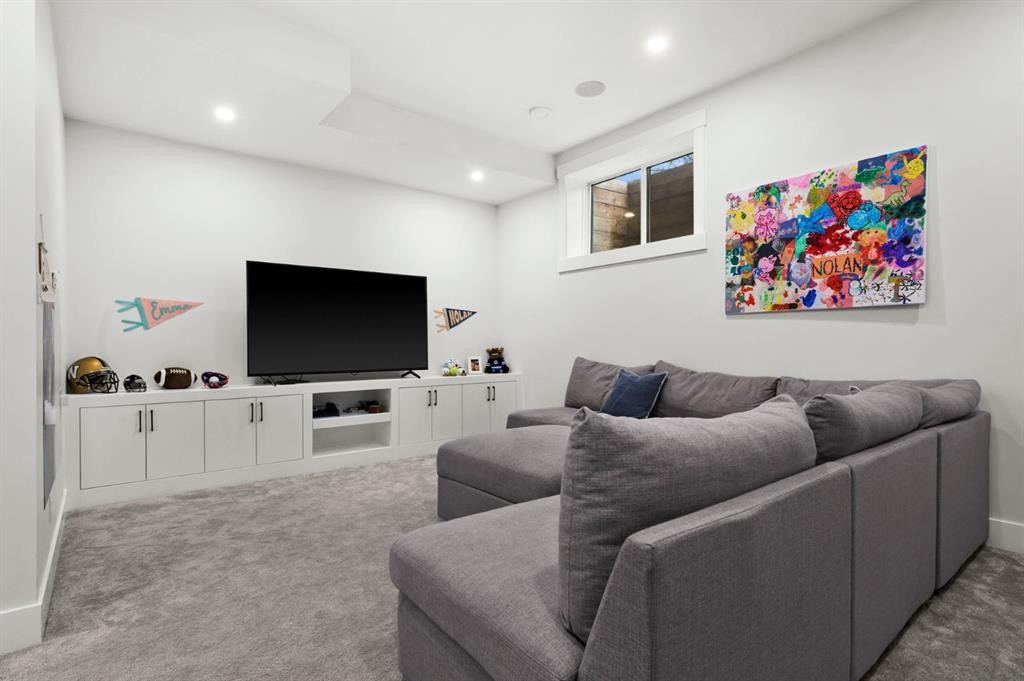 921 41 Street Sw, Calgary, AB