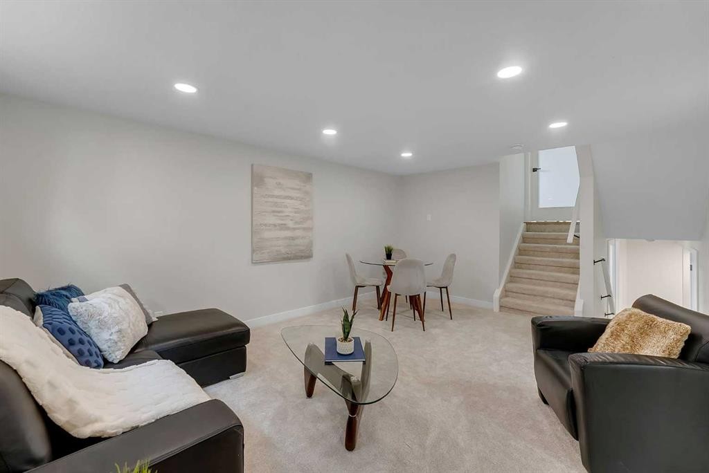 10 Atlanta Crescent Se, Calgary, AB