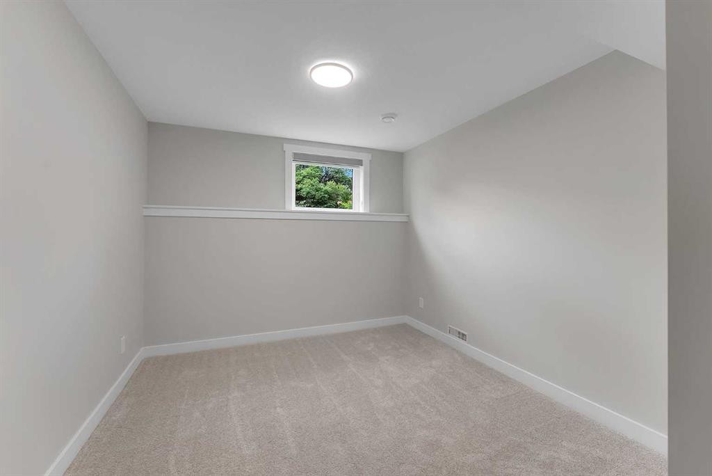 10 Atlanta Crescent Se, Calgary, AB