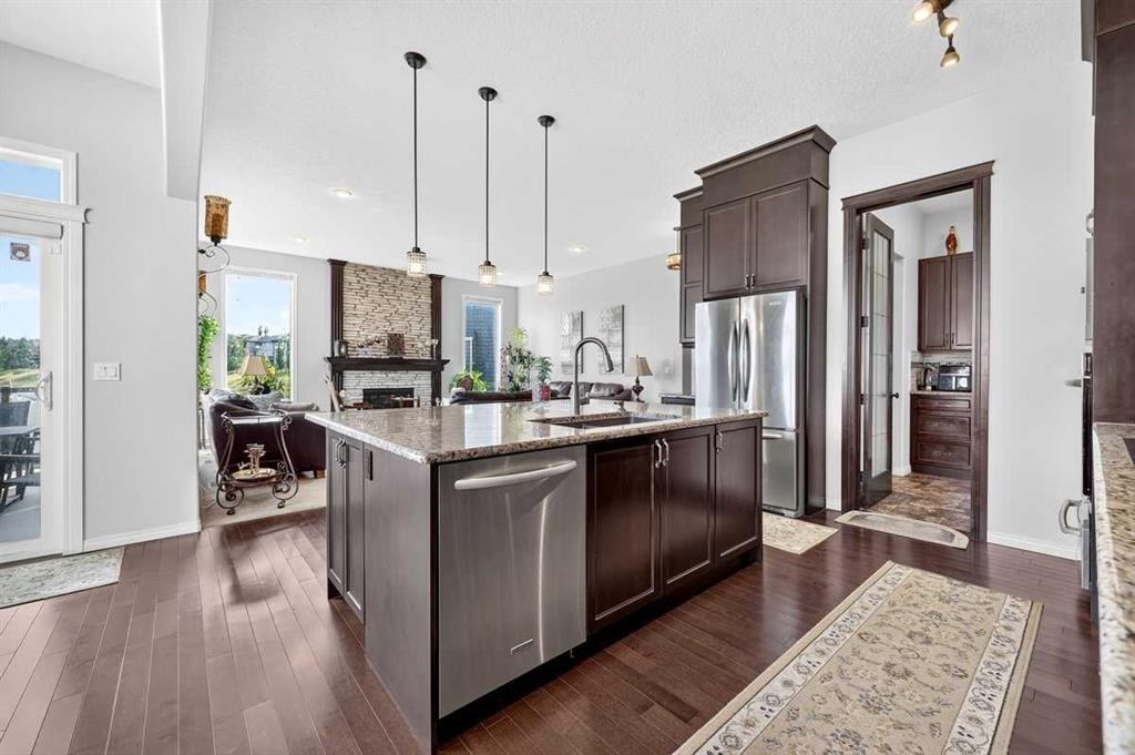 40 Sherwood Manor Nw, Calgary, AB