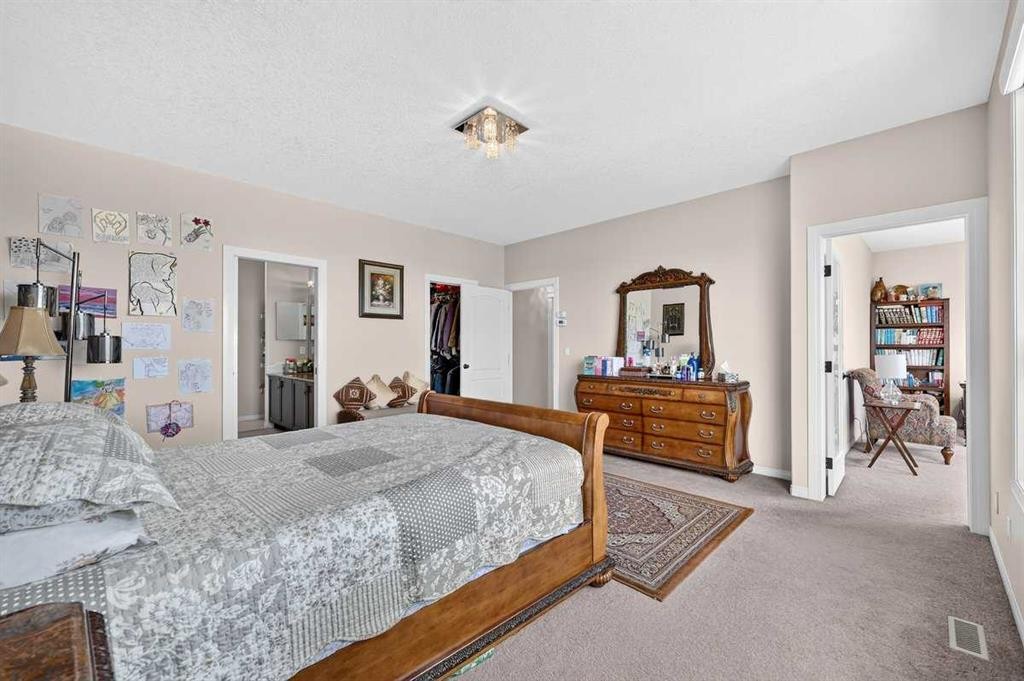 40 Sherwood Manor Nw, Calgary, AB