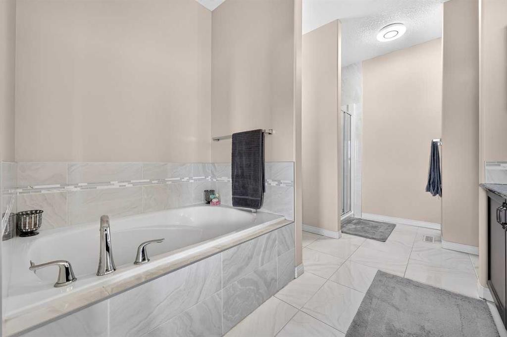 40 Sherwood Manor Nw, Calgary, AB