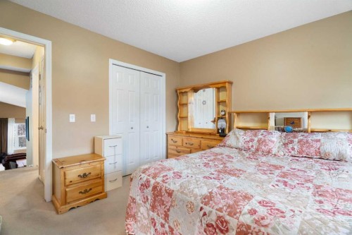 128 Copperstone Grove Se, Calgary, AB 