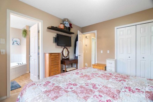 128 Copperstone Grove Se, Calgary, AB 
