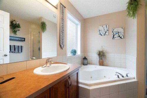 128 Copperstone Grove Se, Calgary, AB 