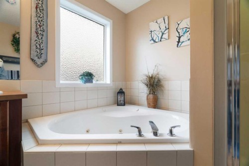 128 Copperstone Grove Se, Calgary, AB 