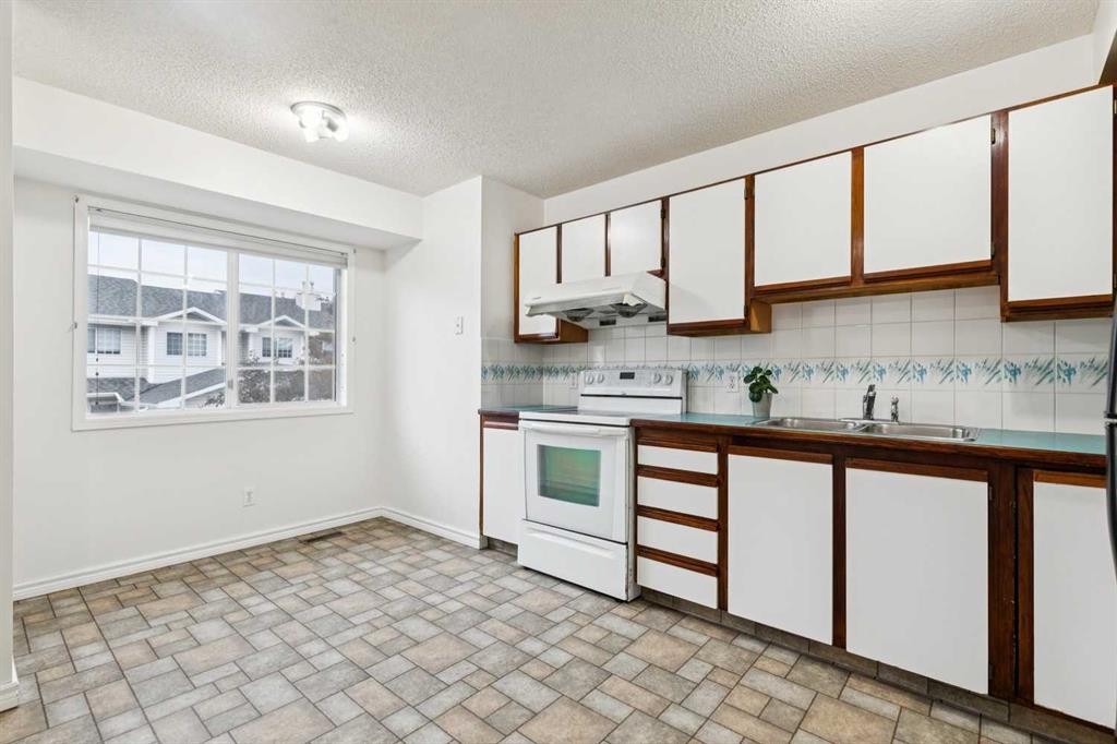 412 Hawkstone Manor Nw, Calgary, AB