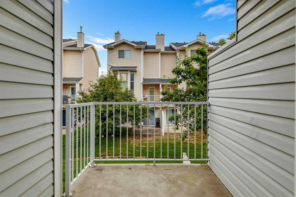 412 Hawkstone Manor Nw, Calgary, AB