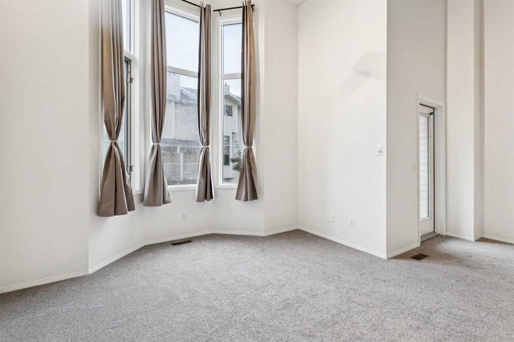 412 Hawkstone Manor Nw, Calgary, AB