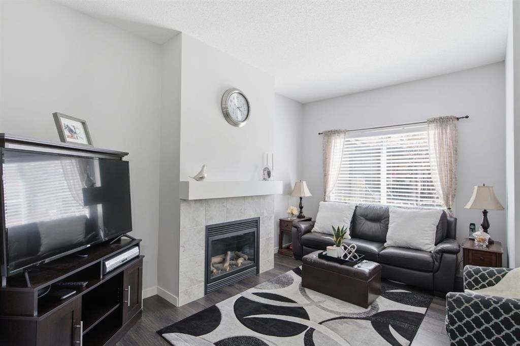 126 Copperpond Landing Se, Calgary, AB