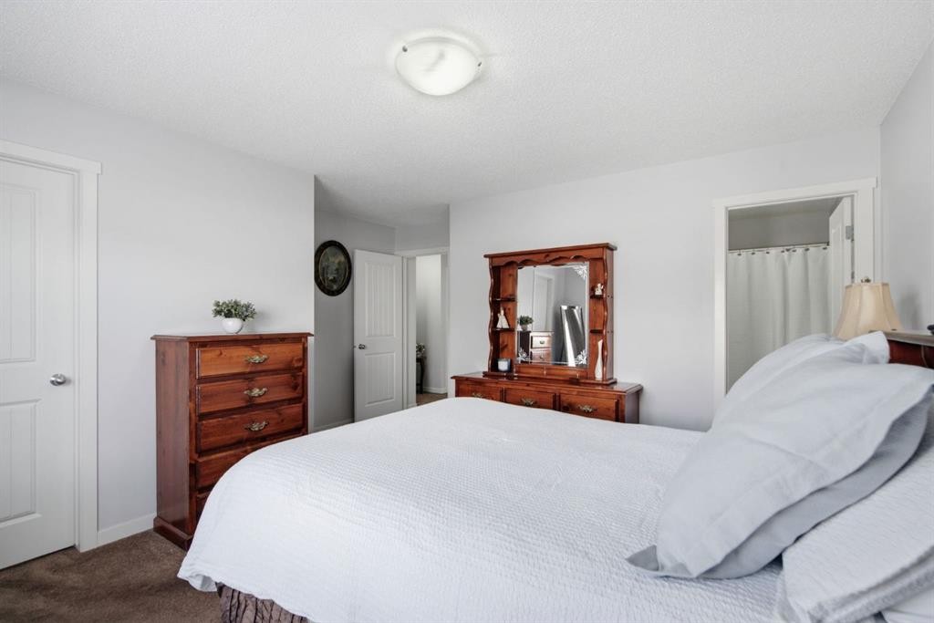126 Copperpond Landing Se, Calgary, AB