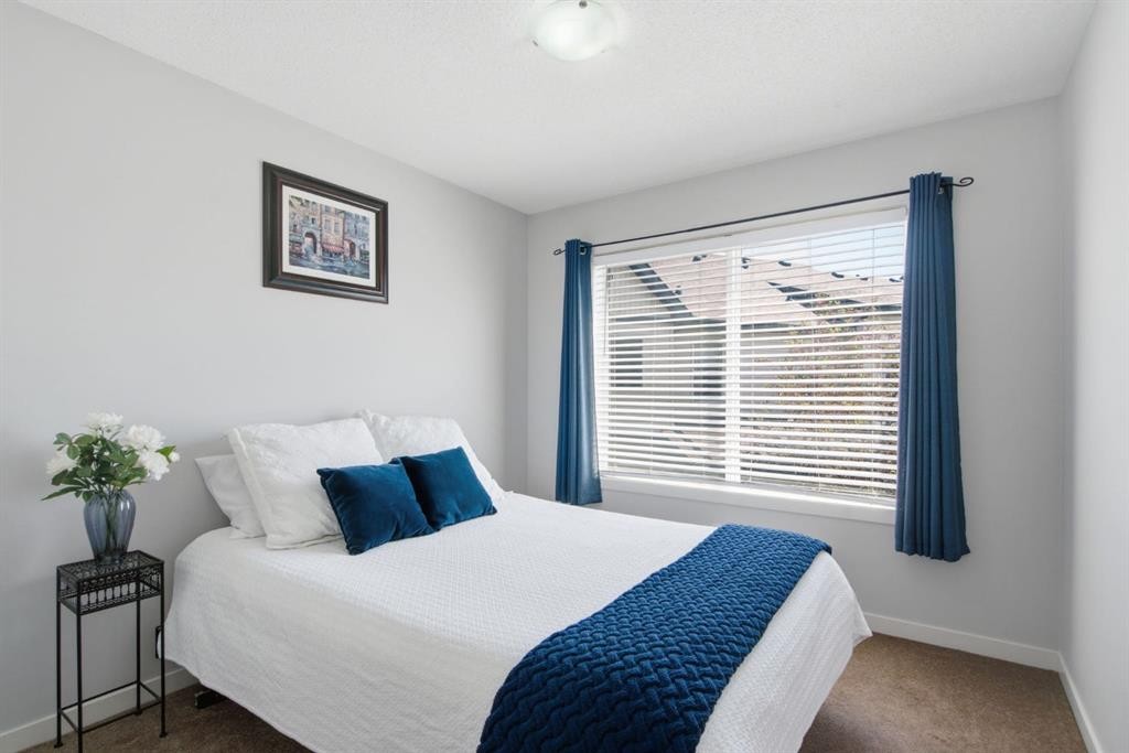 126 Copperpond Landing Se, Calgary, AB