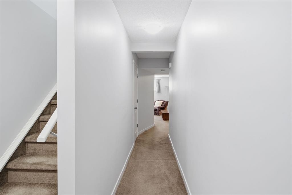 126 Copperpond Landing Se, Calgary, AB