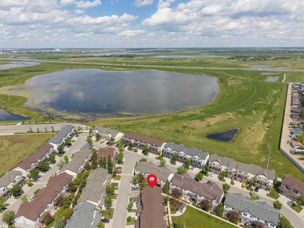 126 Copperpond Landing Se, Calgary, AB