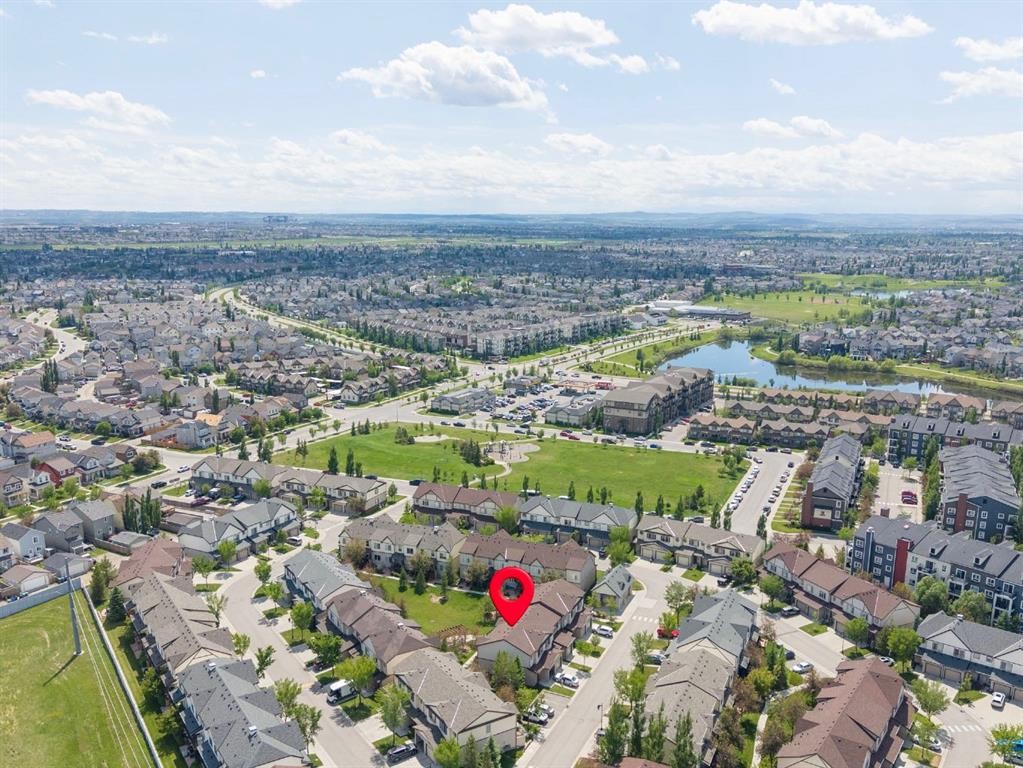 126 Copperpond Landing Se, Calgary, AB