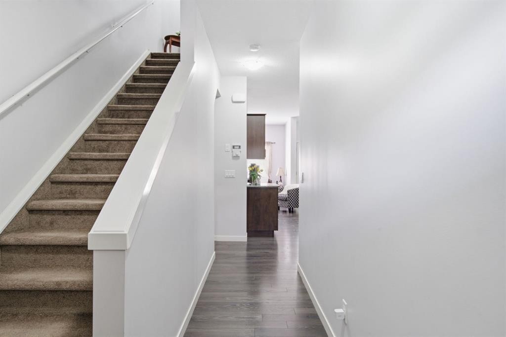 126 Copperpond Landing Se, Calgary, AB