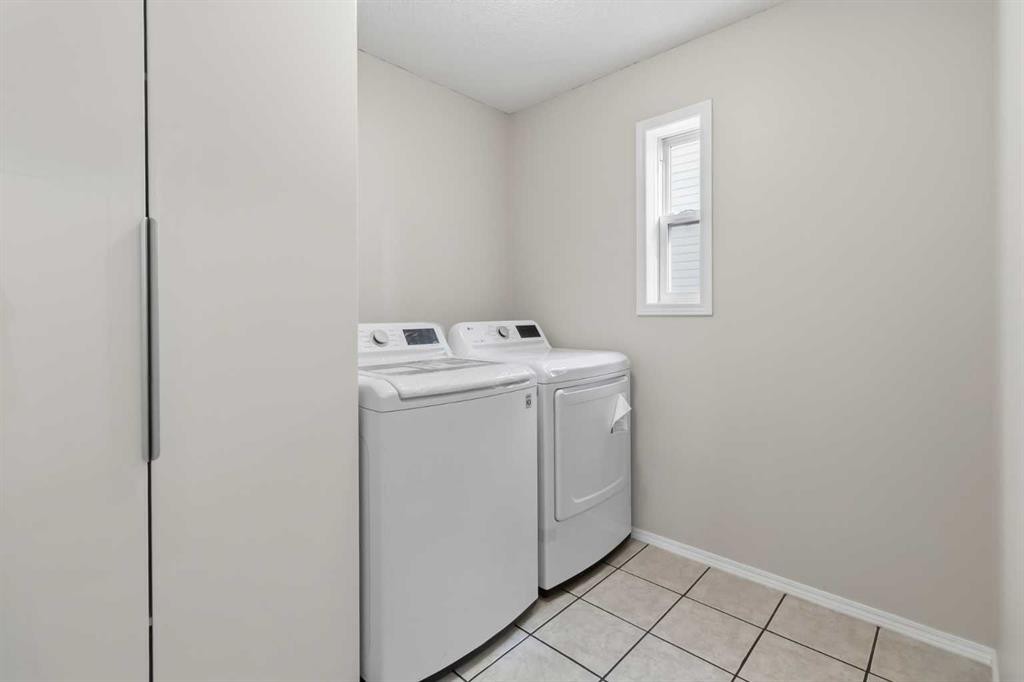 307 Hidden Cove Nw, Calgary, AB