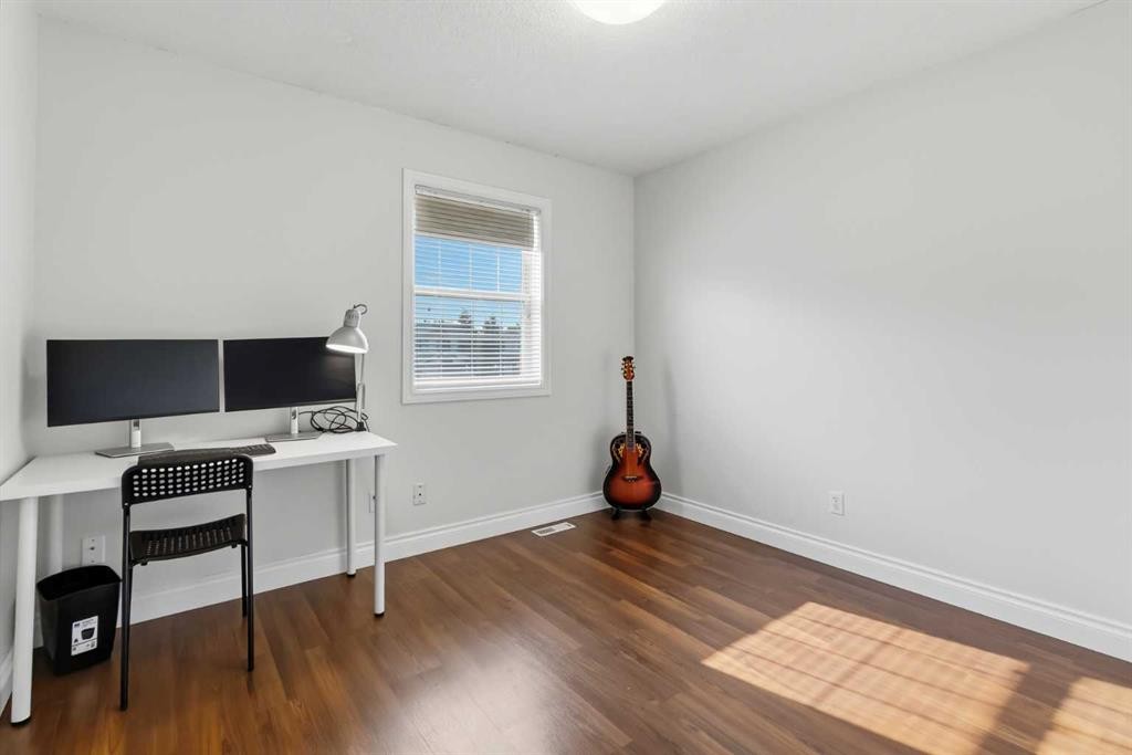 307 Hidden Cove Nw, Calgary, AB