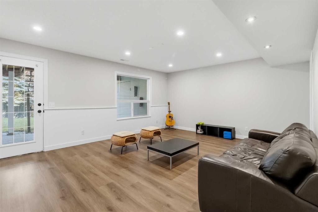 307 Hidden Cove Nw, Calgary, AB