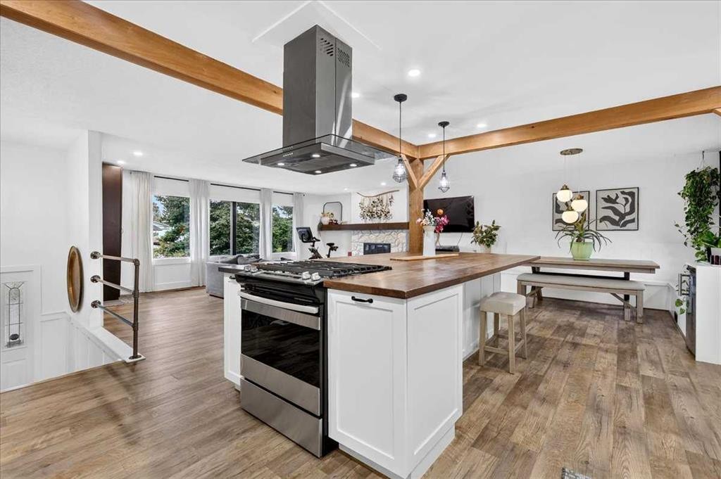 1703 107 Avenue Sw, Calgary, AB