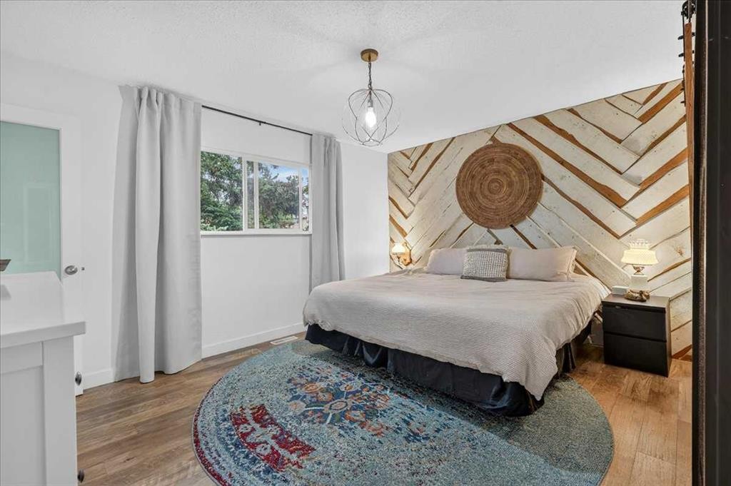 1703 107 Avenue Sw, Calgary, AB