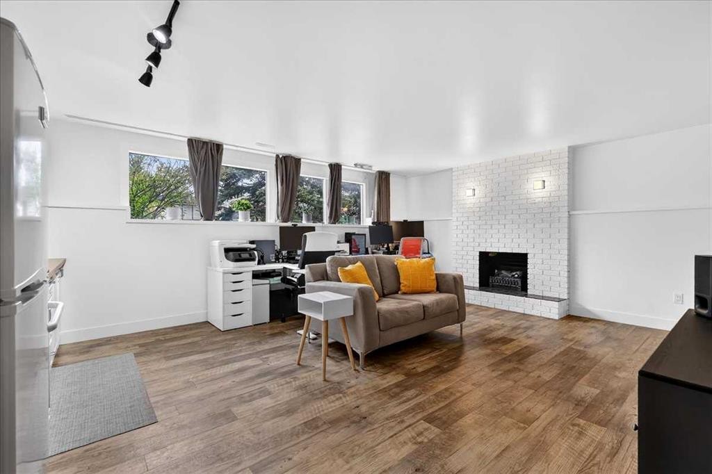 1703 107 Avenue Sw, Calgary, AB