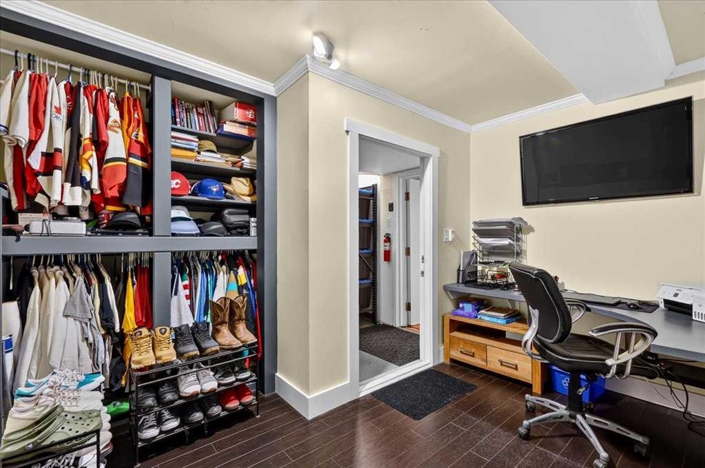 1703 107 Avenue Sw, Calgary, AB