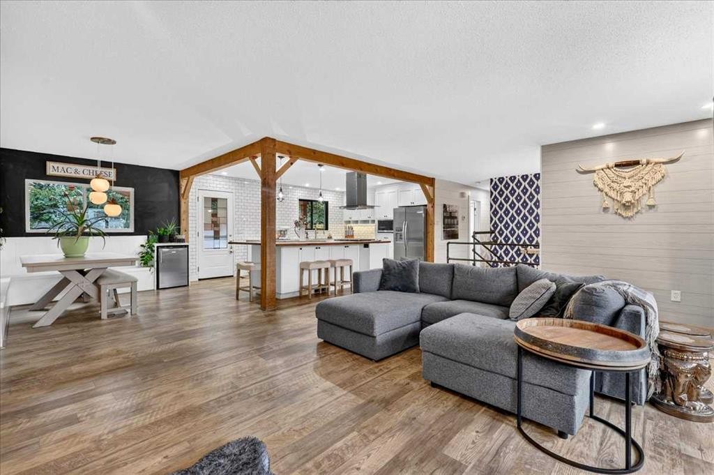 1703 107 Avenue Sw, Calgary, AB