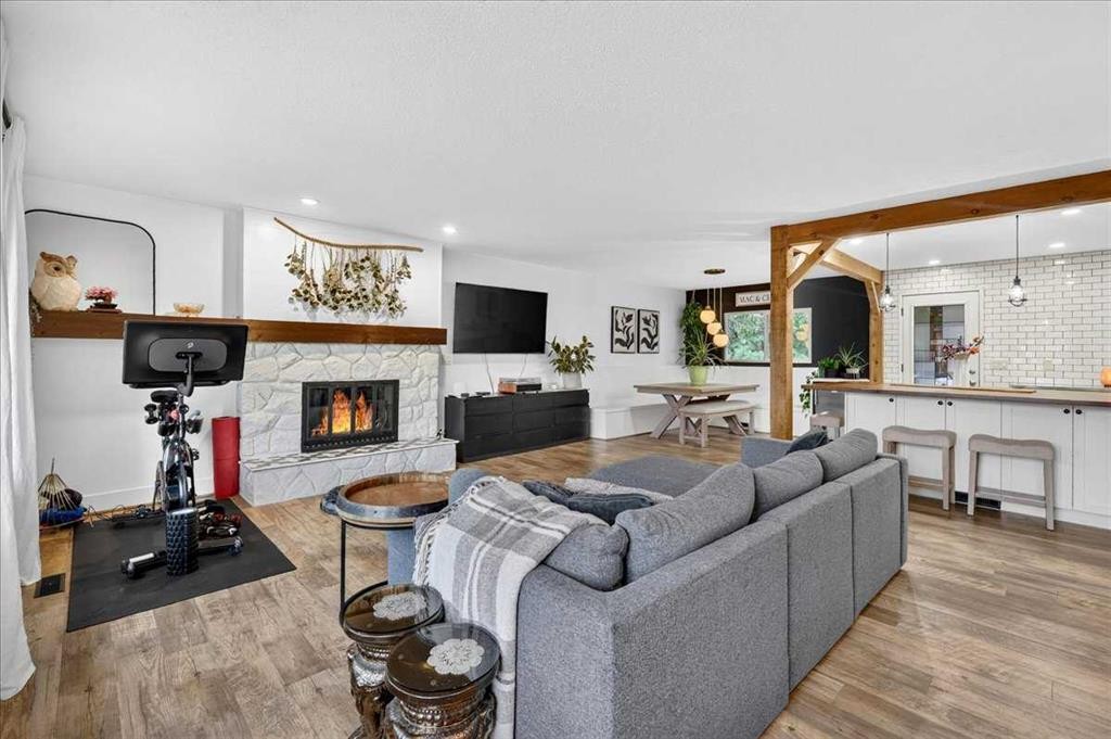 1703 107 Avenue Sw, Calgary, AB