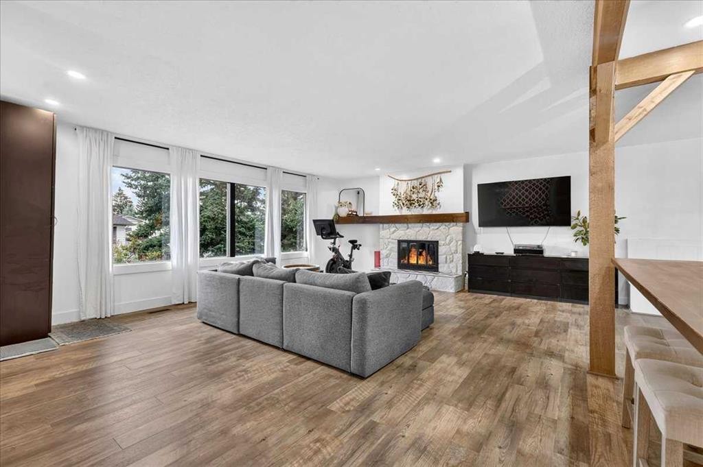 1703 107 Avenue Sw, Calgary, AB