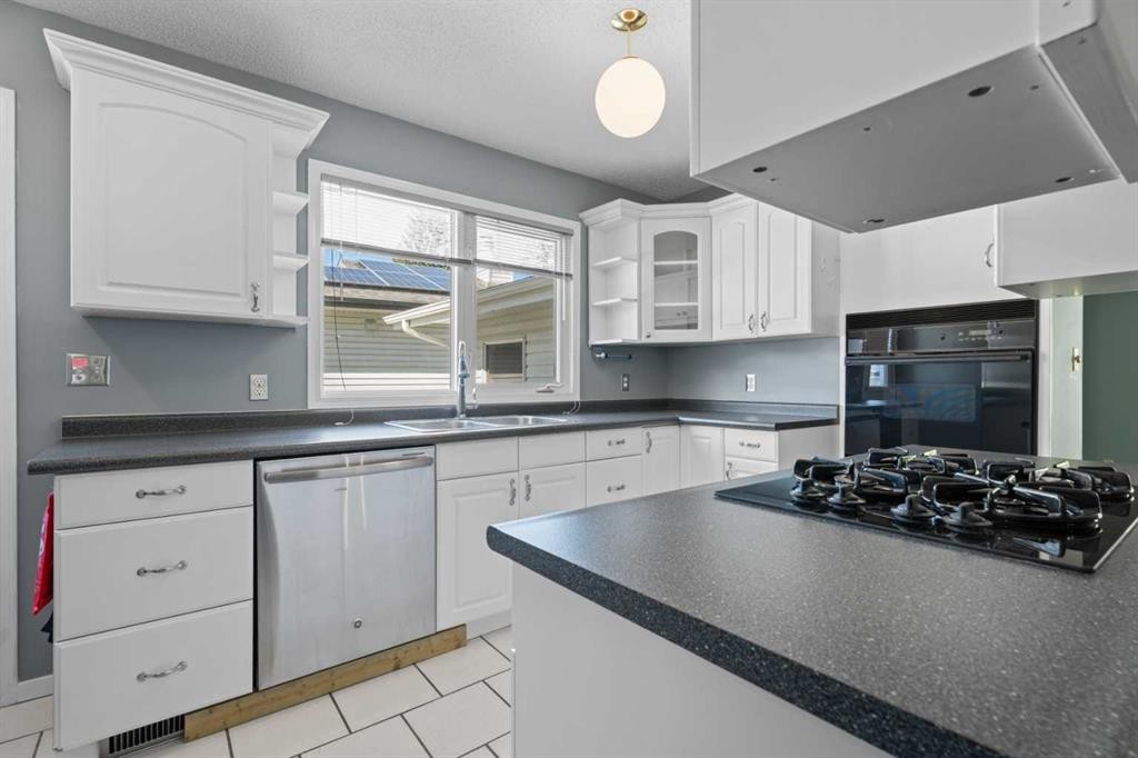 367 Woodridge Place Sw, Calgary, AB