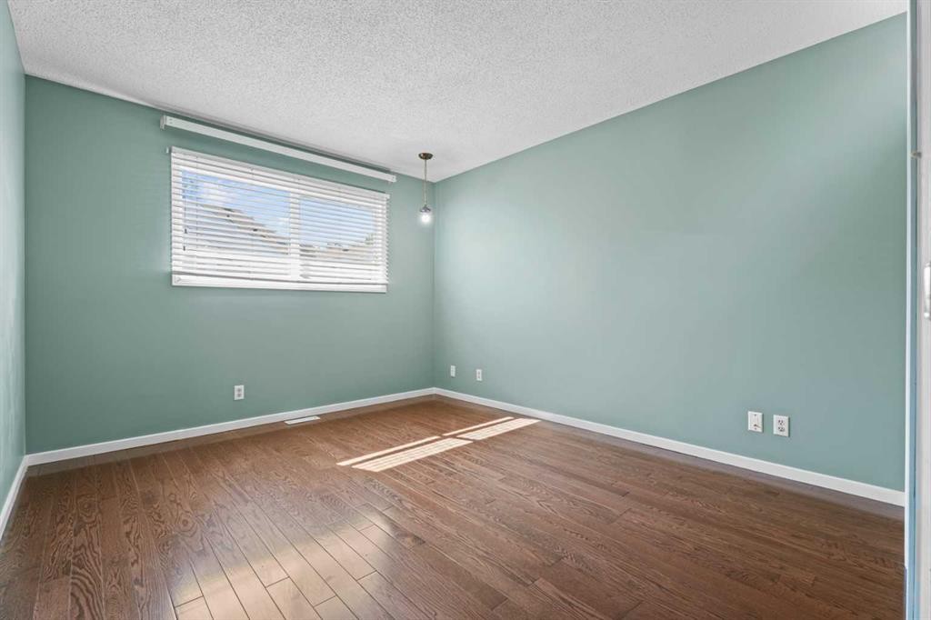 367 Woodridge Place Sw, Calgary, AB