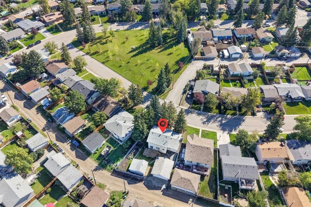 135 Queensland Road Se, Calgary, AB