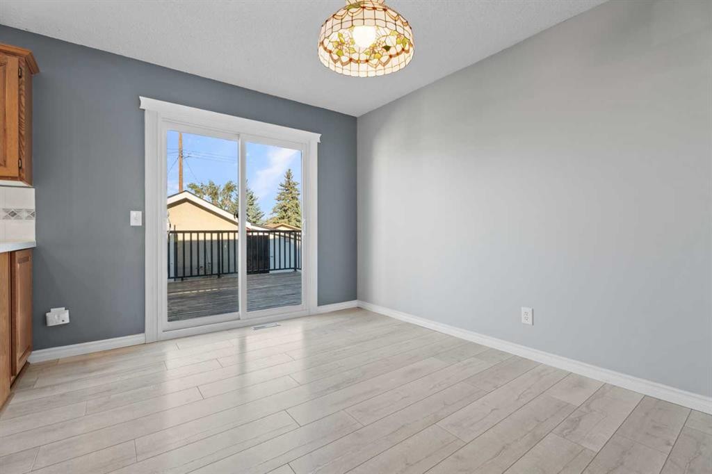 135 Queensland Road Se, Calgary, AB