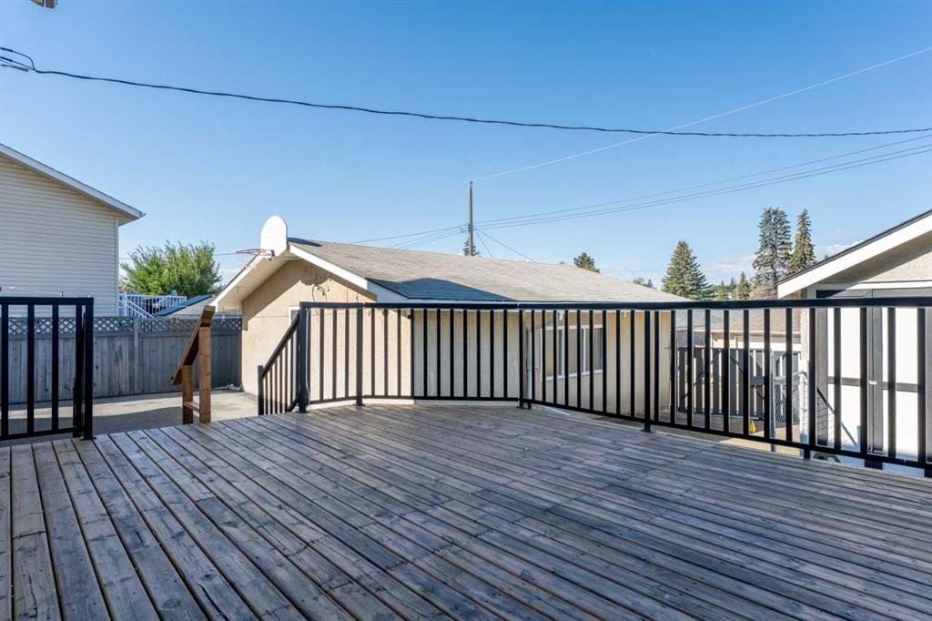 135 Queensland Road Se, Calgary, AB
