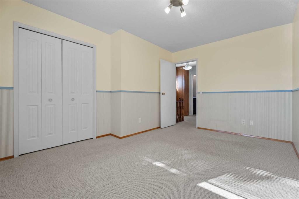135 Queensland Road Se, Calgary, AB